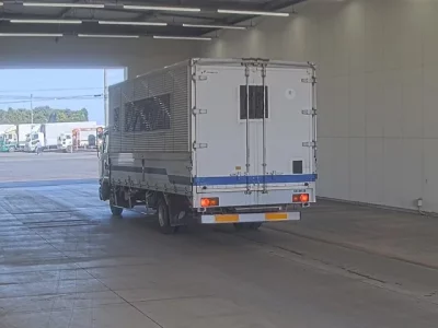 Nissan TRUCK