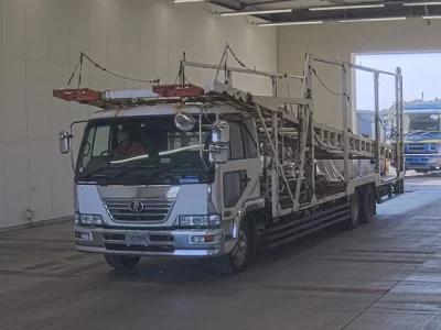 Nissan TRUCK