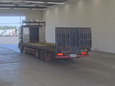 Nissan TRUCK