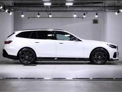 BMW i5