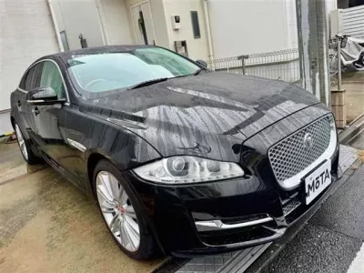 Jaguar XJ SERIES