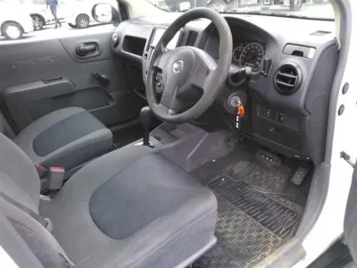 Nissan AD