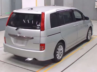 Toyota ISIS