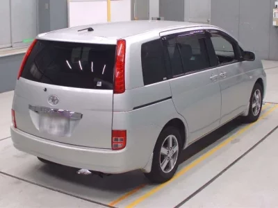Toyota ISIS