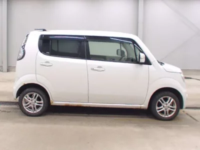 Suzuki MRWAGON