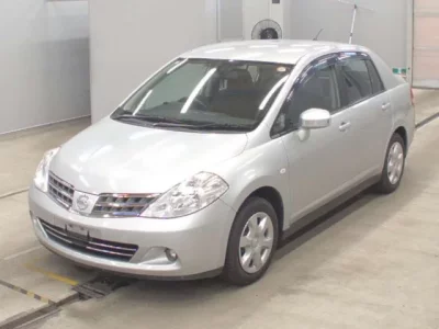 Nissan TIIDA LATIO