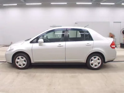 Nissan TIIDA LATIO