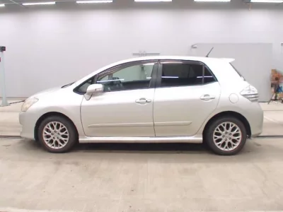 Toyota BLADE