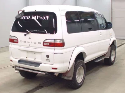 Mitsubishi DELICA