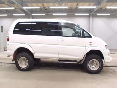 Mitsubishi DELICA