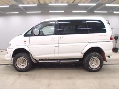 Mitsubishi DELICA