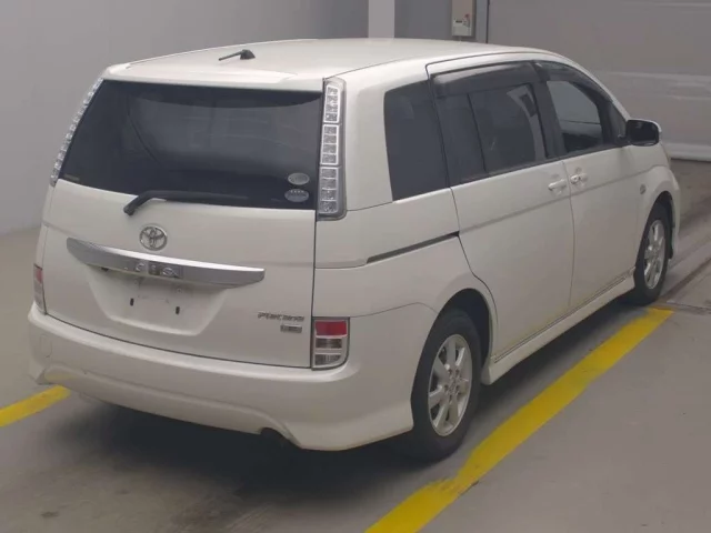 Toyota ISIS