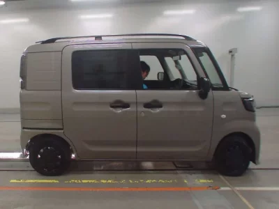 Suzuki SPACIA BASE
