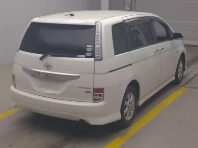 Toyota ISIS