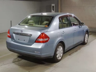 Nissan TIIDA LATIO