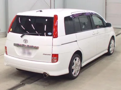 Toyota ISIS