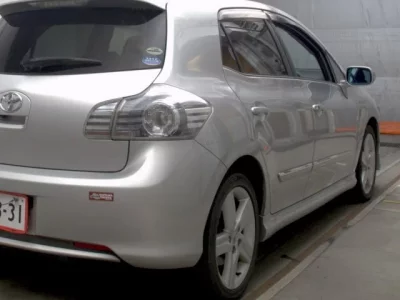Toyota BLADE
