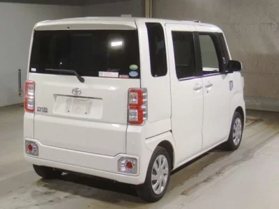 Toyota PIXIS MEGA