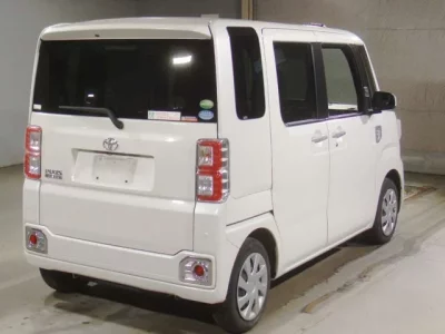 Toyota PIXIS MEGA