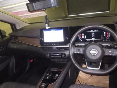 Nissan AURA