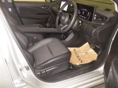 Nissan AURA