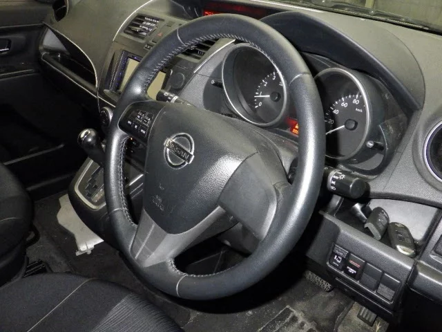 Nissan LAFESTA