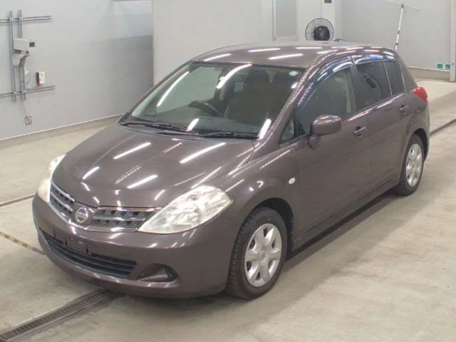 Nissan TIIDA