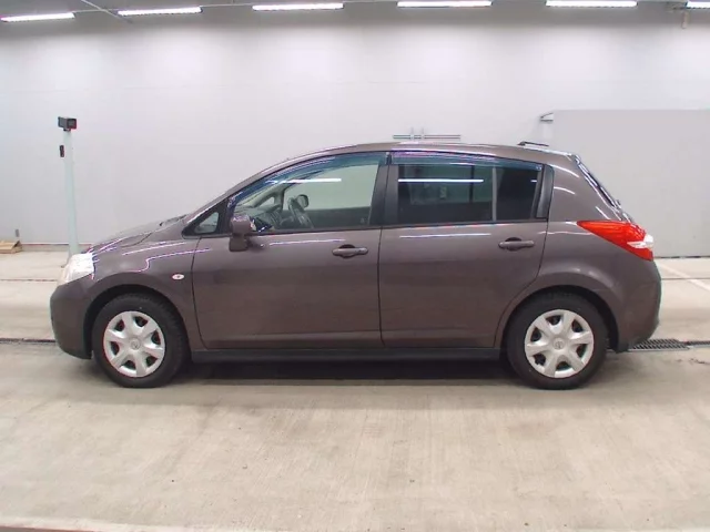 Nissan TIIDA
