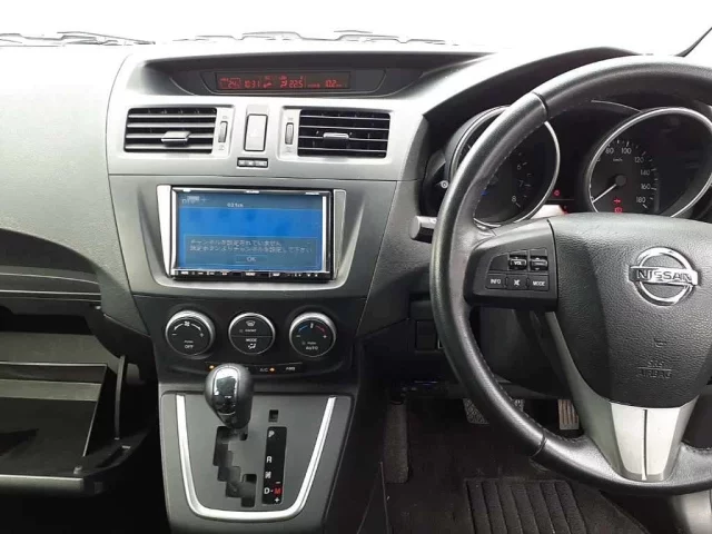 Nissan LAFESTA