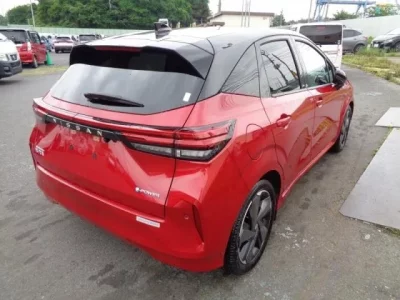 Nissan AURA