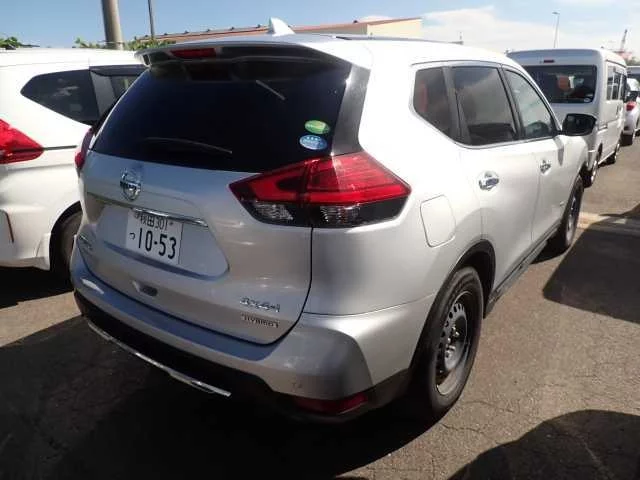 Nissan X-TRAIL
