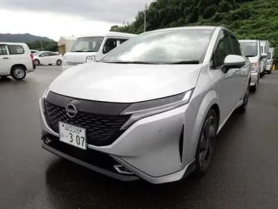Nissan AURA