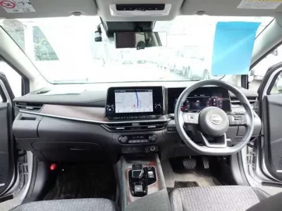 Nissan AURA