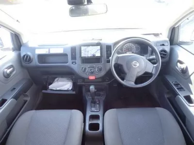 Nissan AD