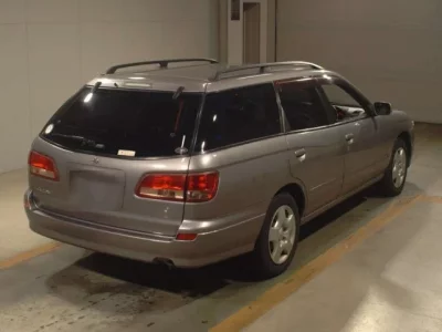 Nissan AVENIR WAGON