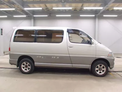 Toyota HIACE REGIUS