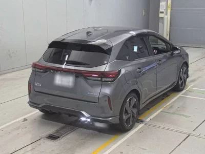 Nissan AURA