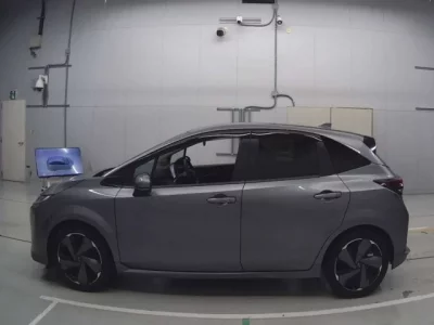 Nissan AURA