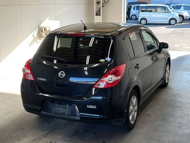 Nissan TIIDA