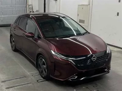 Nissan AURA