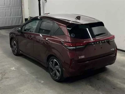 Nissan AURA