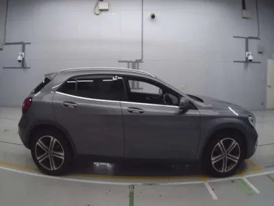 Mercedes-Benz GLA CLASS