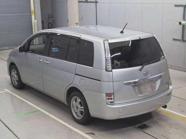 Toyota ISIS