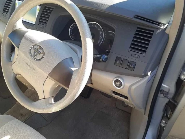 Toyota ISIS