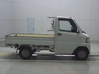 Nissan CLIPPER TRUCK