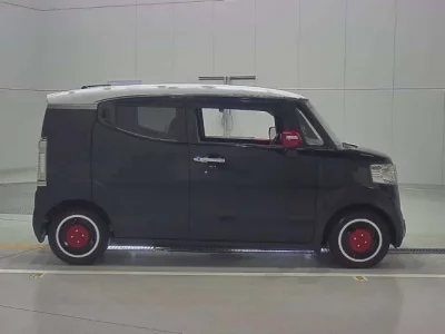 Honda N BOX SLASH
