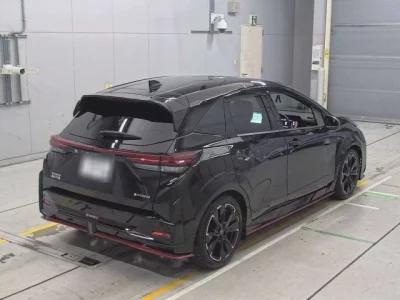 Nissan AURA