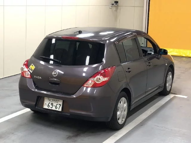 Nissan TIIDA