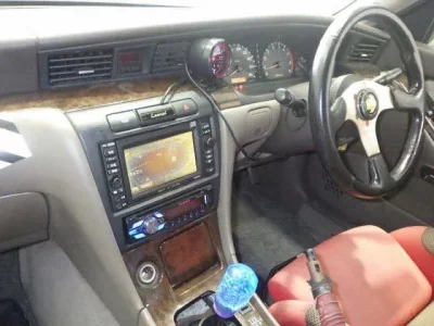 Nissan LAUREL