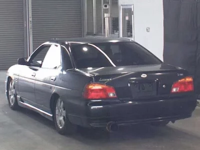 Nissan LAUREL